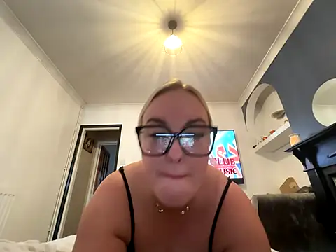 Snapshot of Jenna-LeeXX chatting on 11/06/25, 11:00 Jenna-LeeXX online show from 11/06/25, 11:00