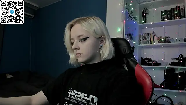 Holy Mistress S online show from 12/16/25, 09:36