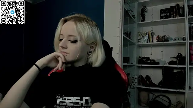 Holy Mistress S online show from 12/17/25, 10:10