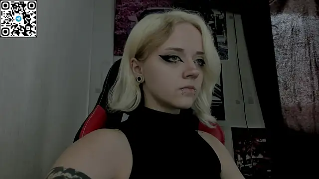 Holy Mistress S online show from 07/28/26, 09:04