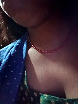 Snapshot of Poonam_cute chatting on 10/30/25, 07:36 Poonam cute online show from 10/30/25, 07:36