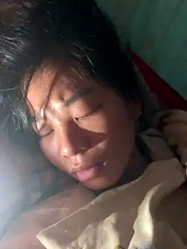 ninixinh online show from 10/28/25, 11:07