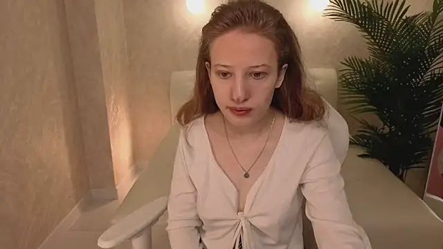 Snapshot of Amanda_Watson_ chatting on 10/25/25, 09:39 Amanda Watson  online show from 10/25/25, 09:39