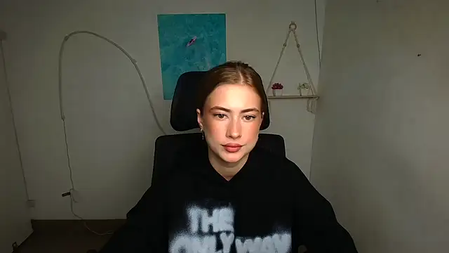 Candy Chloe  online show from 10/28/25, 12:30