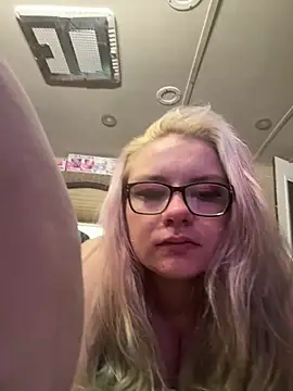 lostinherwonderland online show from 10/23/25, 05:01