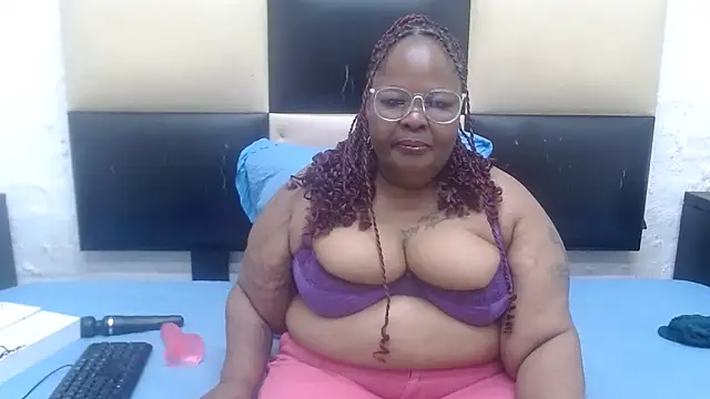 Snapshot of MatureMilfxxx chatting on 11/23/25, 04:34 MatureMilfxxx online show from 11/23/25, 04:34