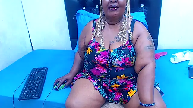 Snapshot of MatureMilfxxx chatting on 01/17/26, 08:23 MatureMilfxxx online show from 01/17/26, 08:23