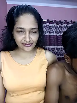 Snapshot of CoupleShow_432 chatting on 04/23/26, 03:58 CoupleShow 432 online show from 04/23/26, 03:58