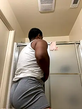 Snapshot of maddfreak0 chatting on 11/18/25, 03:05 maddfreak0 online show from 11/18/25, 03:05