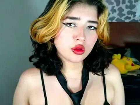 Snapshot of Dafne_Delayne chatting on 10/23/25, 08:18 Dafne Delayne online show from 10/23/25, 08:18