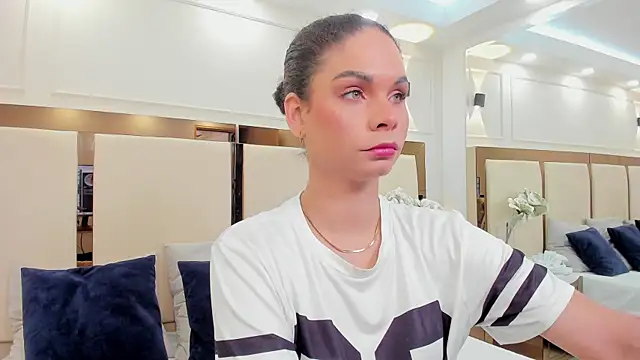 agatha mendoza  online show from 11/12/25, 07:46