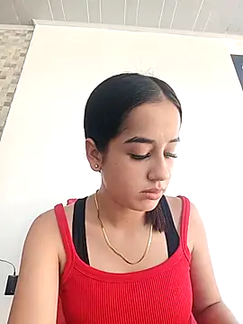 Snapshot of BabyCaramel18 chatting on 10/26/25, 06:58 BabyCaramel18 online show from 10/26/25, 06:58