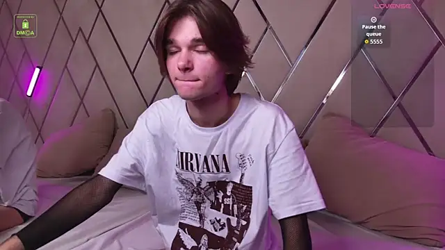 Snapshot of DavidLeatherhofff chatting on 11/04/25, 04:44 DavidLeatherhofff online show from 11/04/25, 04:44