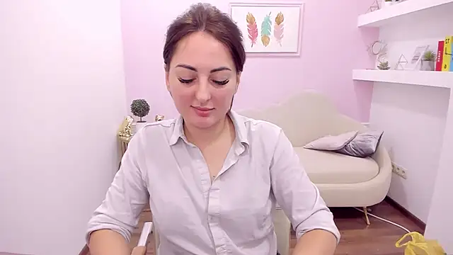 NoraSimons online show from 10/28/25, 10:30