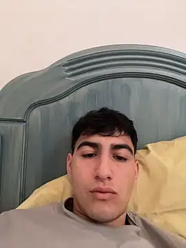 Snapshot of Gduende7 chatting on 11/11/25, 12:38 Gduende7 online show from 11/11/25, 12:38