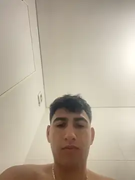 Snapshot of Gduende7 chatting on 11/16/25, 07:03 Gduende7 online show from 11/16/25, 07:03