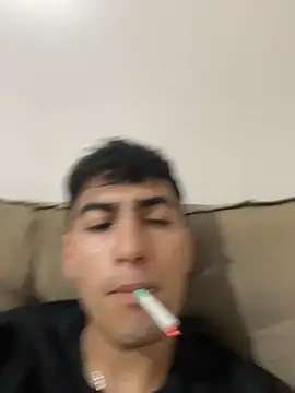 Snapshot of Gduende7 chatting on 11/26/25, 02:45 Gduende7 online show from 11/26/25, 02:45