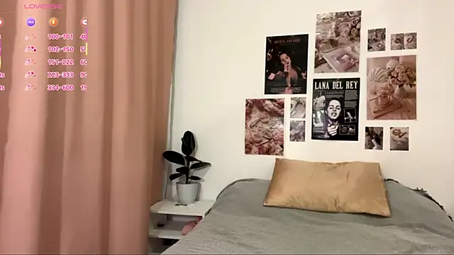 Snapshot of Kira_Sanders chatting on 11/21/25, 04:49 Kira Sanders online show from 11/21/25, 04:49