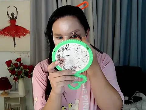 Snapshot of KeraMitenaa chatting on 11/13/25, 05:39 KeraMitenaa online show from 11/13/25, 05:39