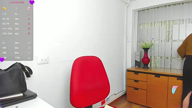 chloehanna online show from 11/18/25, 06:01