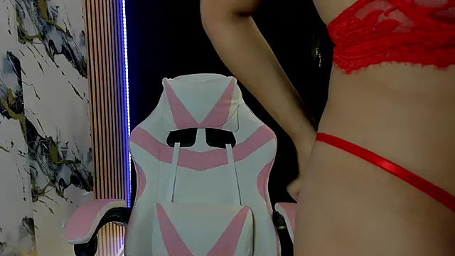 Scarlet DLuce online show from 12/14/25, 09:25