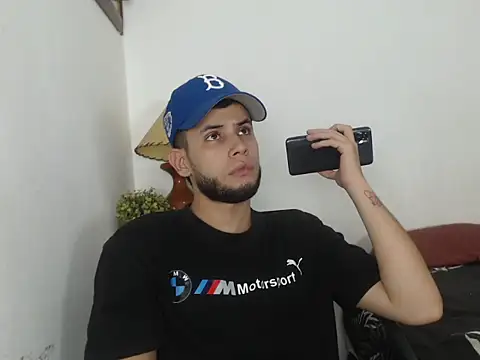 Snapshot of Maxcole_07 chatting on 11/23/25, 07:24 Maxcole 07 online show from 11/23/25, 07:24