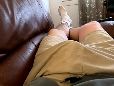 Snapshot of irnbru77 chatting on 12/04/25, 02:37 irnbru77 online show from 12/04/25, 02:37