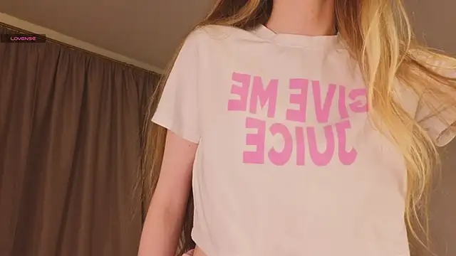 KissyCloud online show from 10/26/25, 08:09