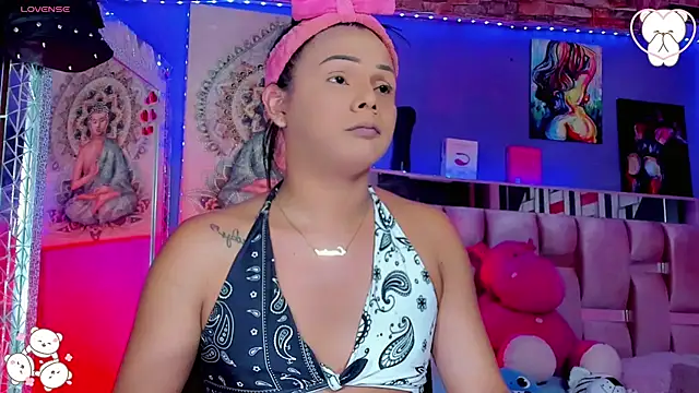 Snapshot of Zulema_Zahirx chatting on 11/06/25, 02:23 Zulema Zahirx online show from 11/06/25, 02:23