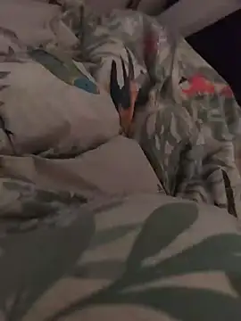 Snapshot of binji636 chatting on 12/16/25, 04:17 binji636 online show from 12/16/25, 04:17