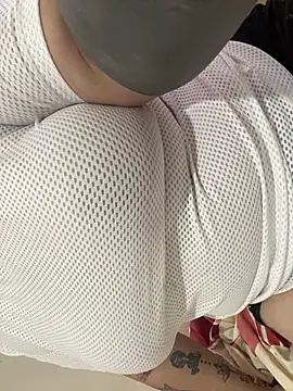 Snapshot of abby-hiltton chatting on 11/01/25, 08:33 abby-hiltton online show from 11/01/25, 08:33