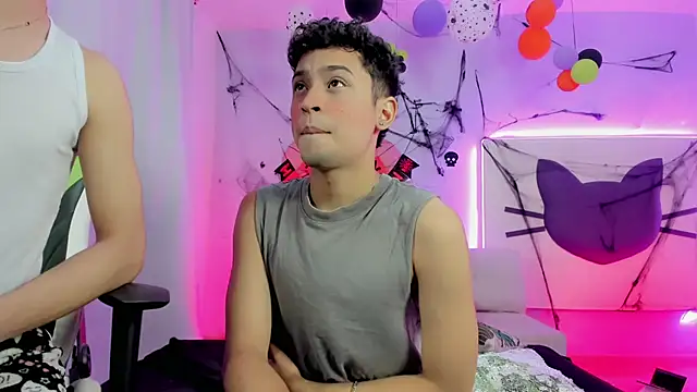 Twinks boys s online show from 10/26/25, 03:34