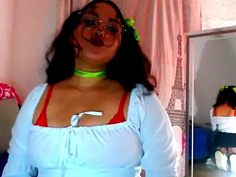 Snapshot of mira_cherry02 chatting on 11/01/25, 04:36 mira cherry02 online show from 11/01/25, 04:36