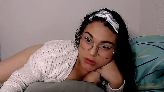 Snapshot of mira_cherry02 chatting on 11/08/25, 06:35 mira cherry02 online show from 11/08/25, 06:35