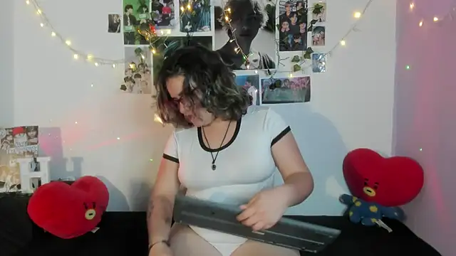Rose Hellen online show from 10/27/25, 04:05