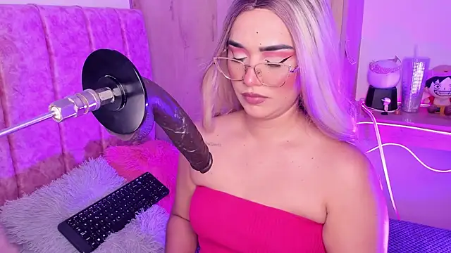 laana foxx online show from 07/24/26, 11:14