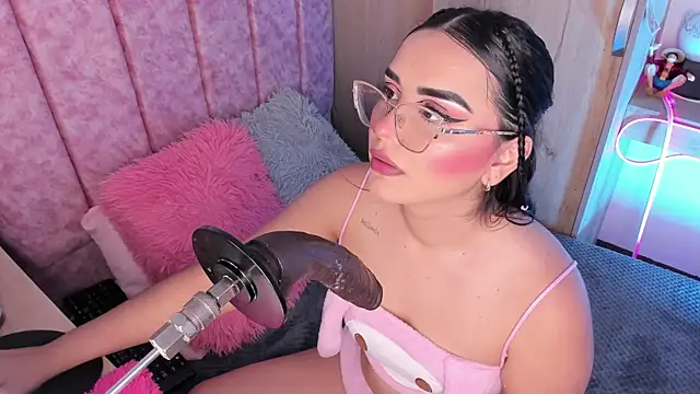 laana foxx online show from 07/26/26, 10:49