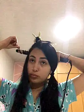 Snapshot of MAVI_EC chatting on 11/04/25, 10:58 MAVI EC online show from 11/04/25, 10:58