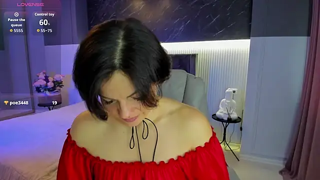 Snapshot of Wow_Maya chatting on 12/14/25, 04:40 Wow Maya online show from 12/14/25, 04:40