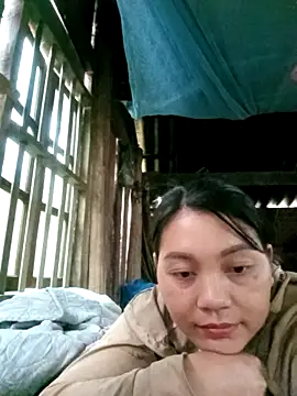 Snapshot of giahan-00 chatting on 10/24/25, 08:11 giahan-00 online show from 10/24/25, 08:11