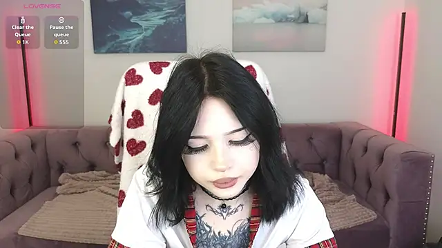 Emma Kirks online show from 11/28/25, 10:29