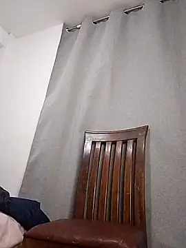 Snapshot of Kitty_Kalifa chatting on 10/30/25, 01:29 Kitty Kalifa online show from 10/30/25, 01:29