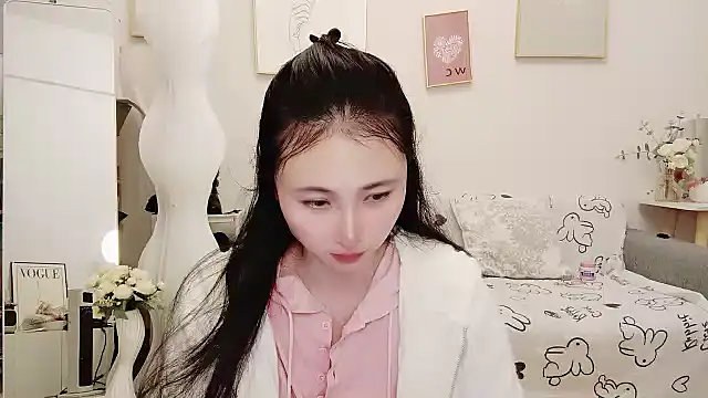 Snapshot of yuyan3929 chatting on 12/17/25, 01:33 yuyan3929 online show from 12/17/25, 01:33