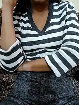 Snapshot of Fuck_me_babyy chatting on 11/08/25, 04:12 Fuck me babyy online show from 11/08/25, 04:12