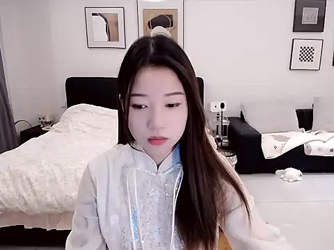 minnie-kk online show from 10/24/25, 07:27