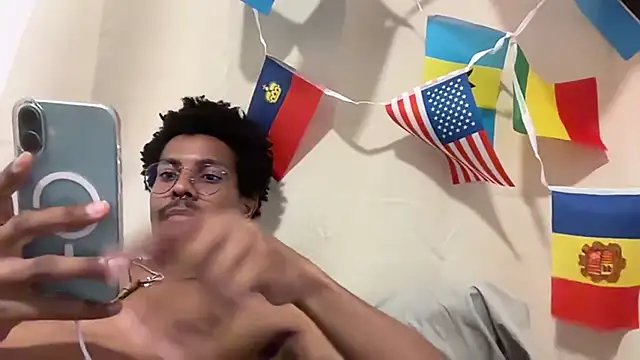 Albert Madrid online show from 07/28/26, 06:20