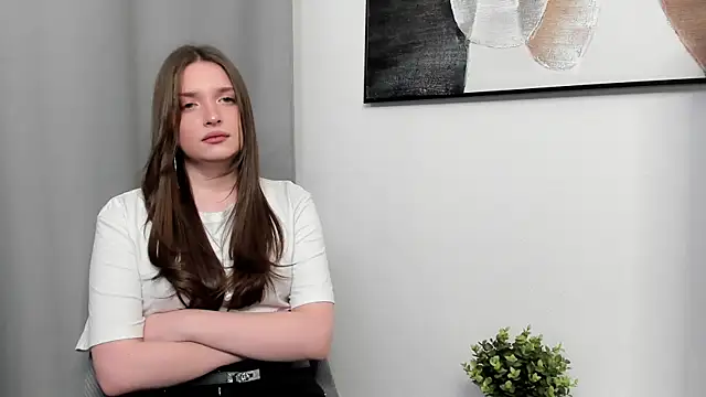 GiaKirtley online show from 10/22/25, 04:07