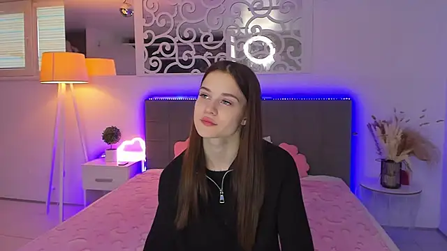 Snapshot of LuisaClover chatting on 01/07/26, 01:13 LuisaClover online show from 01/07/26, 01:13