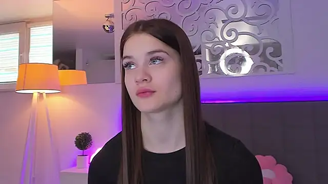 Snapshot of LuisaClover chatting on 03/07/26, 01:41 LuisaClover online show from 03/07/26, 01:41