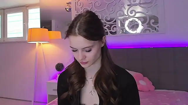 Snapshot of LuisaClover chatting on 03/14/26, 01:16 LuisaClover online show from 03/14/26, 01:16